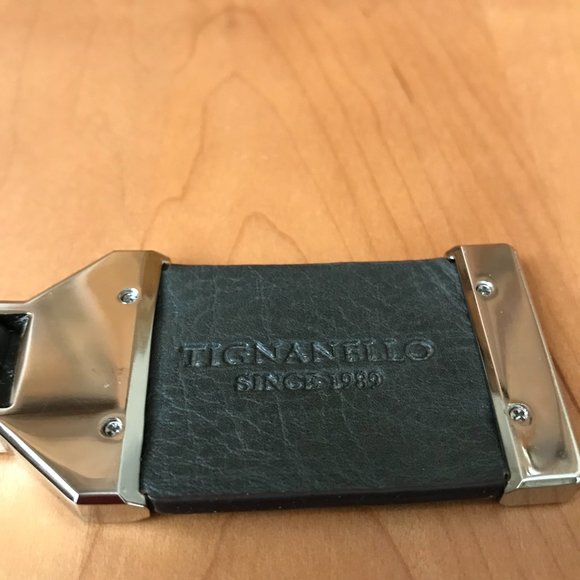 Tignanello Brown Leather w/Sivertone Hardware Hangtag/Key Ring - Picture 4 of 7
